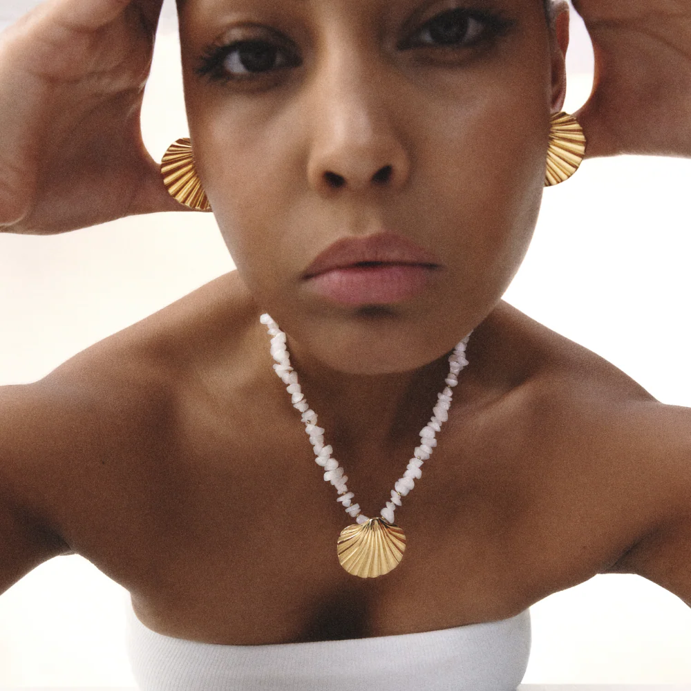 Scallop Big Necklace Gold