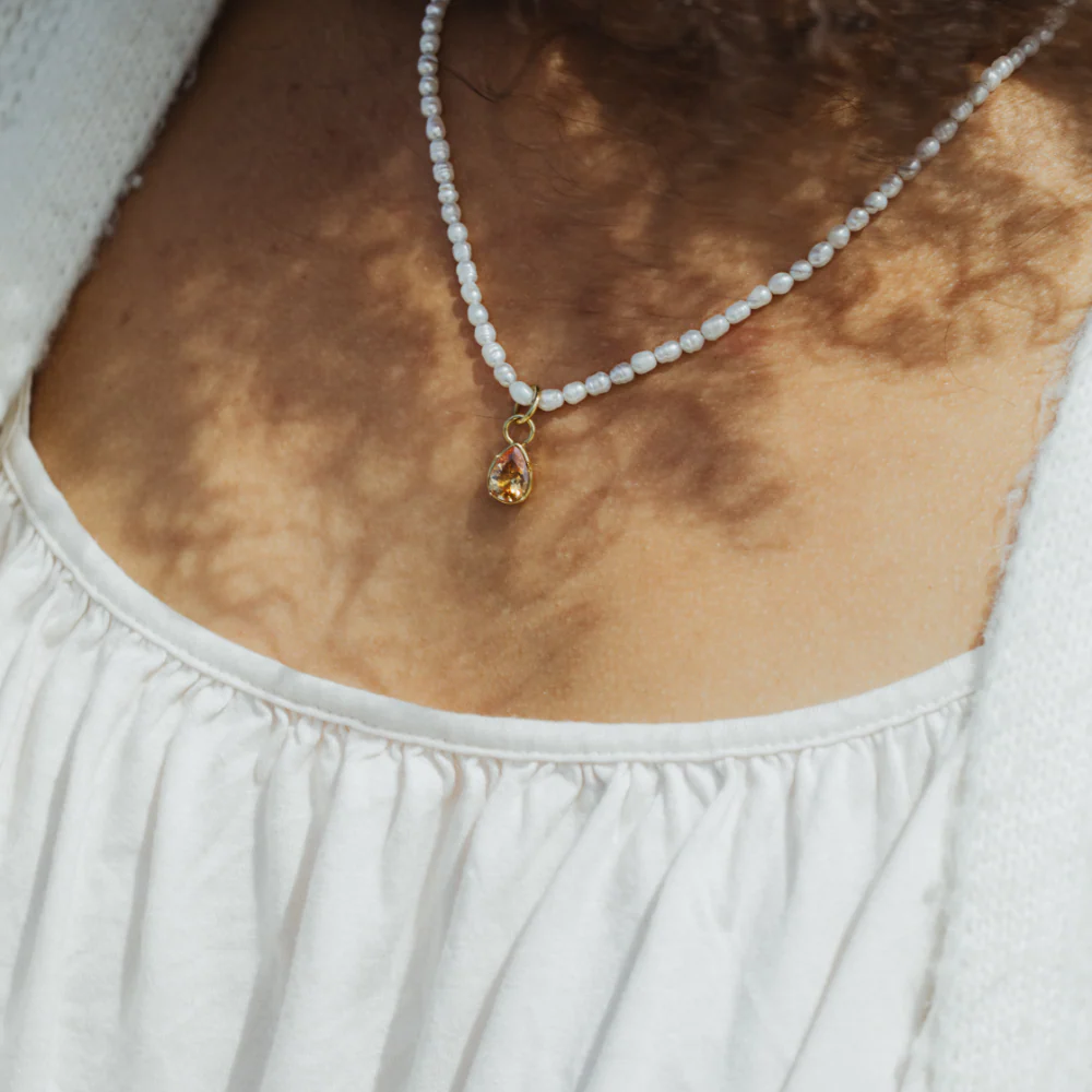 Peach Stone Charm Gold