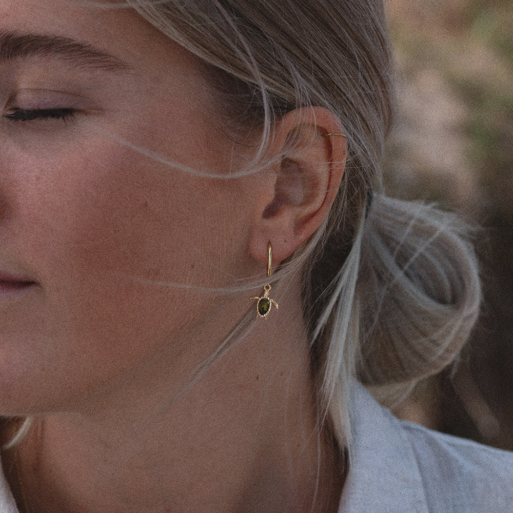 Turtle Hoops Earring Gold