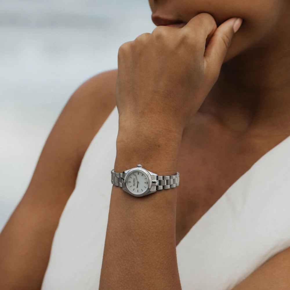 Petit Soleil Round Watch Silver White