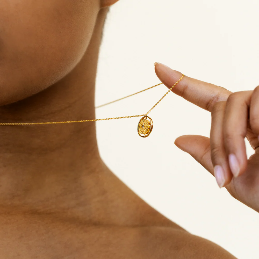 Windrose Twister Necklace Gold