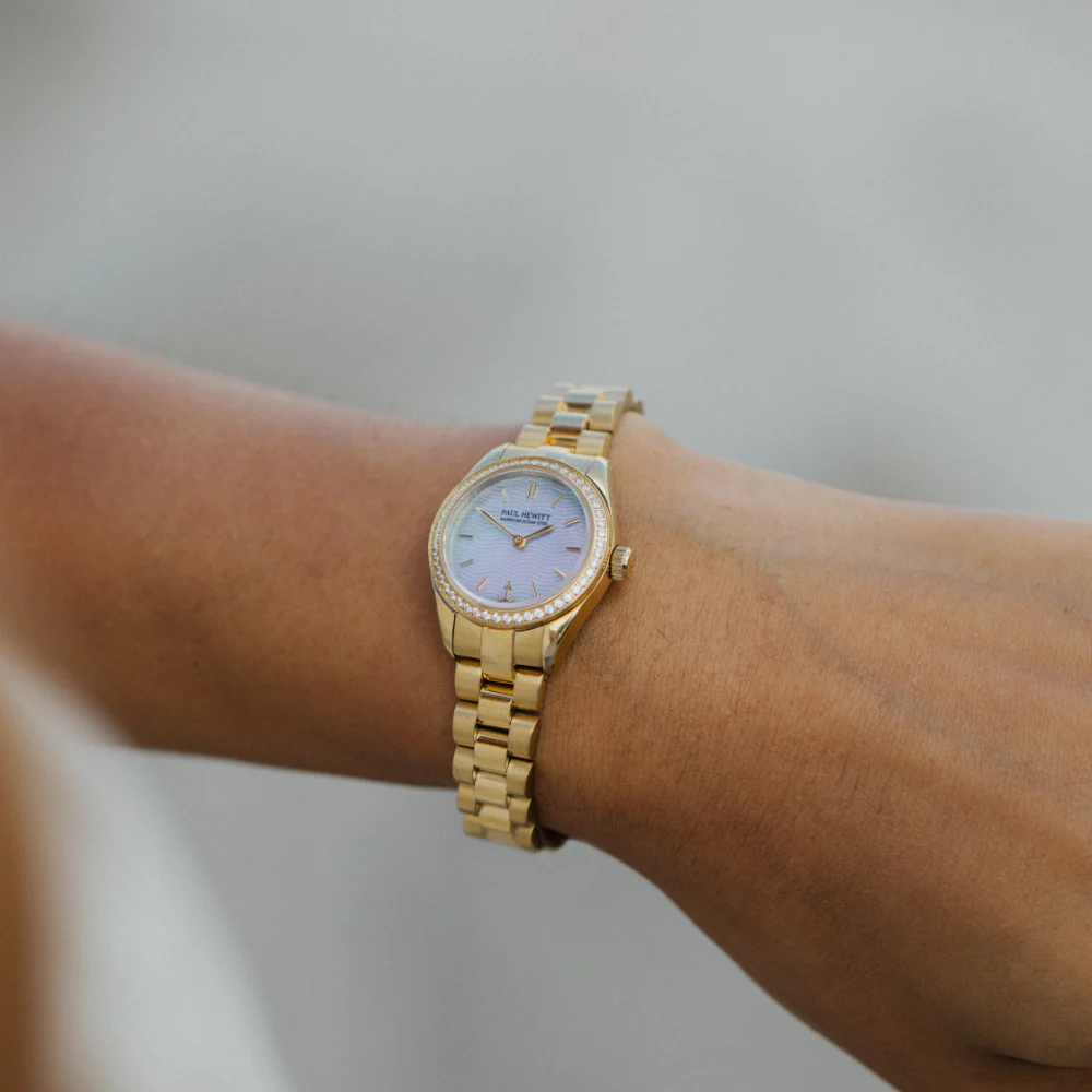 Petit Soleil Round Watch Gold Pearl Crystal