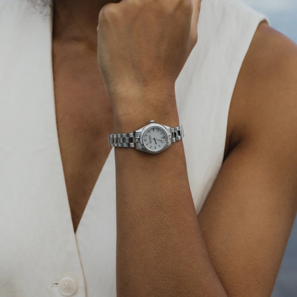 Petit Soleil Round Watch Silver White