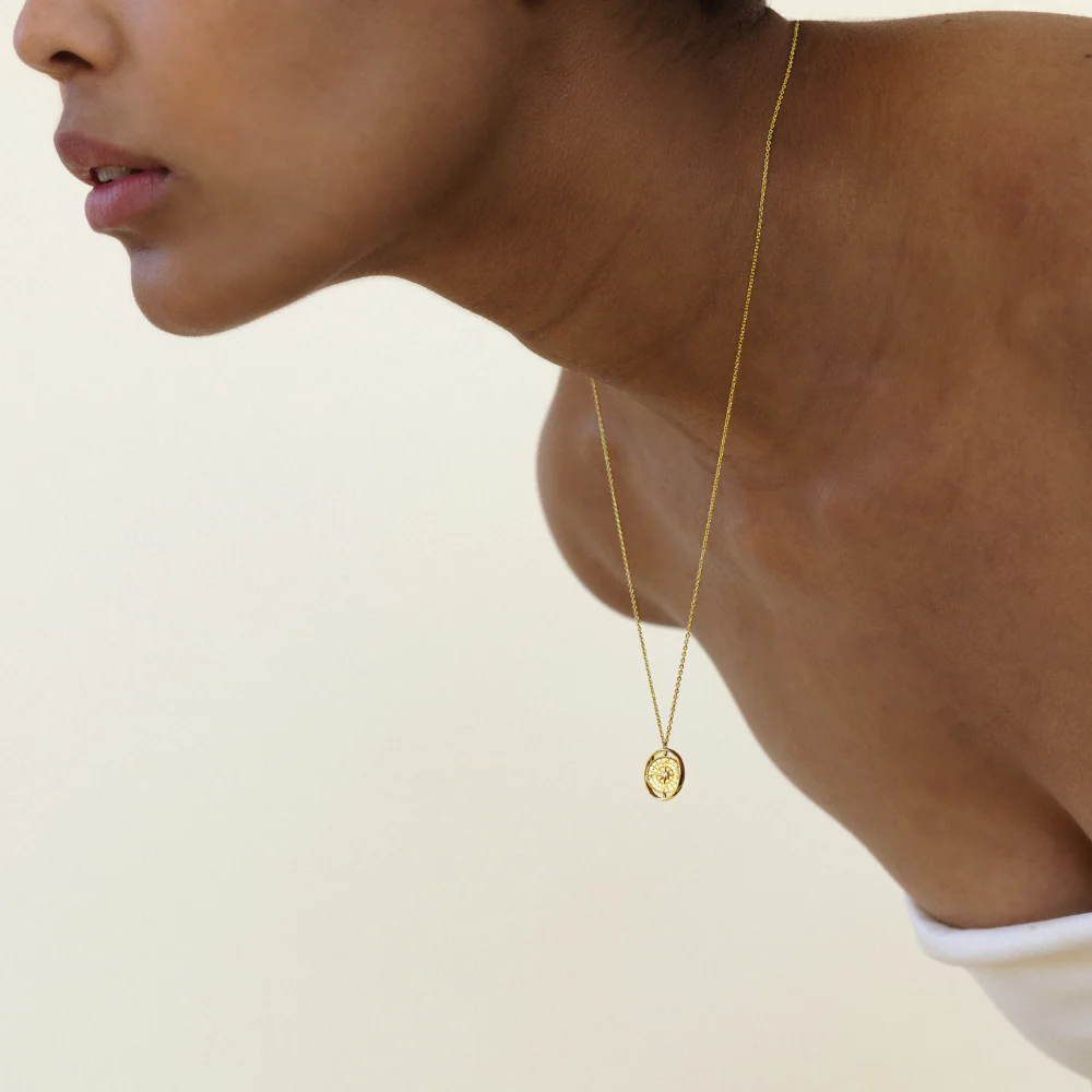 Windrose Twister Necklace Gold