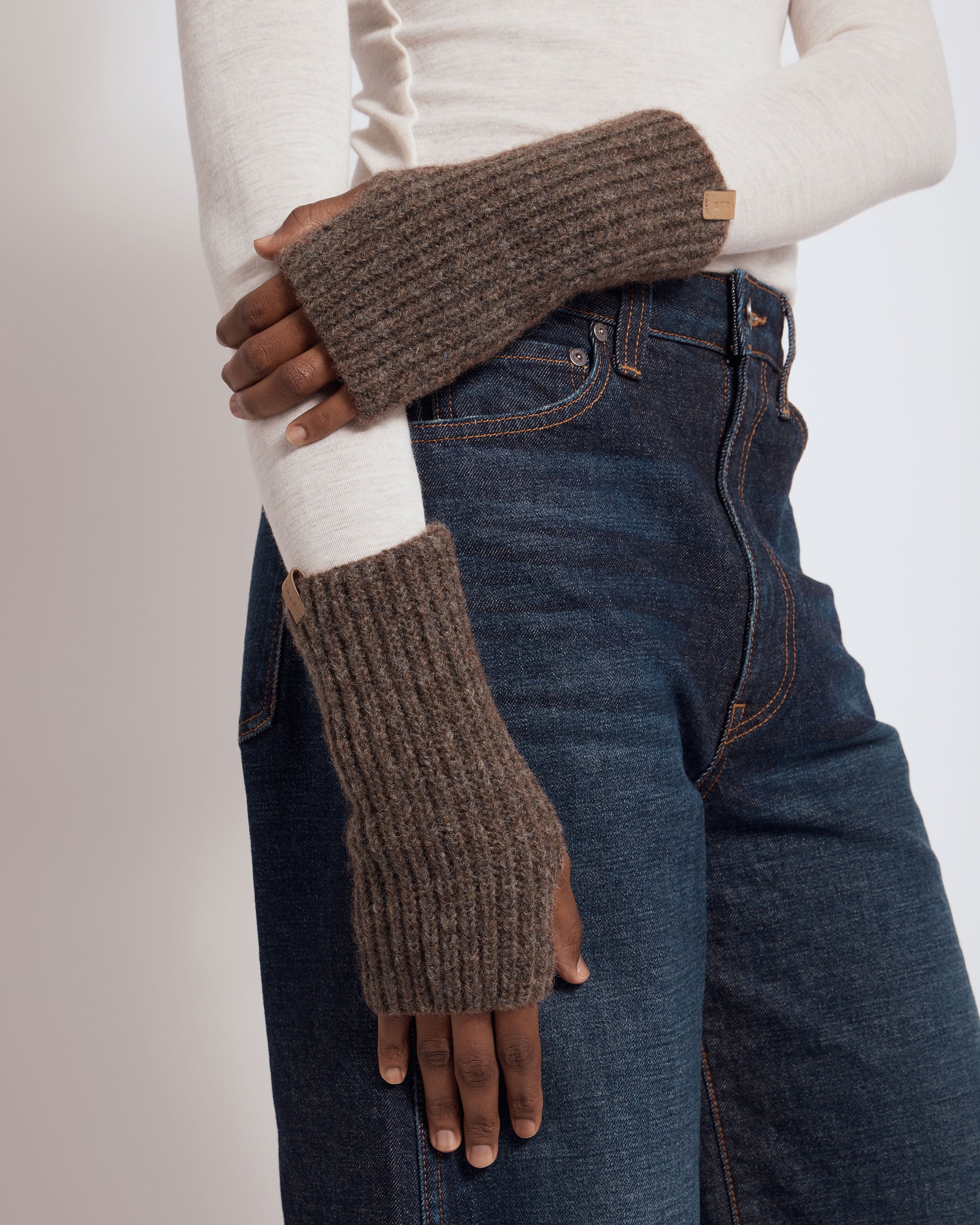 Ember Wrist Warmers - Otter