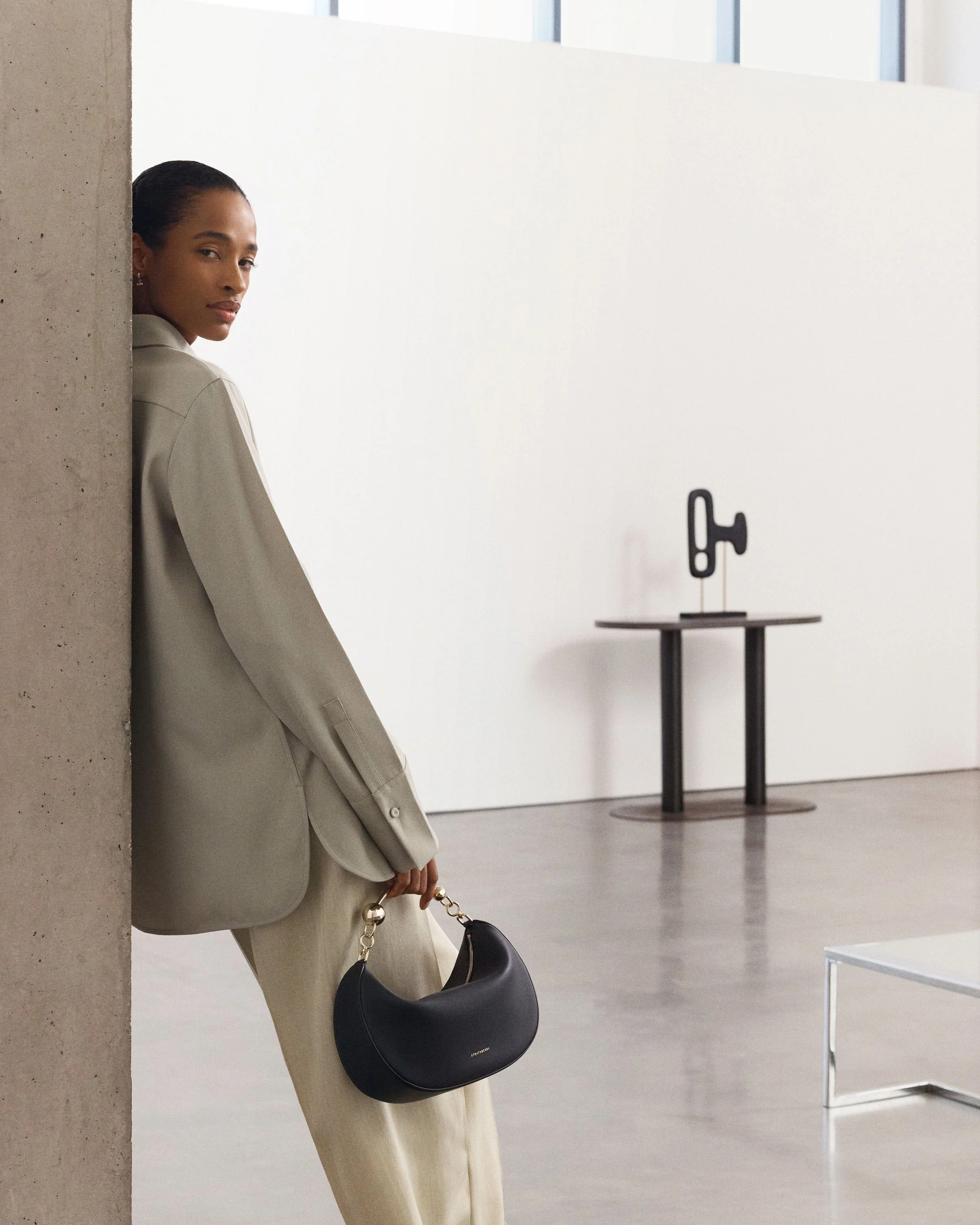 Crescent Moon - Black