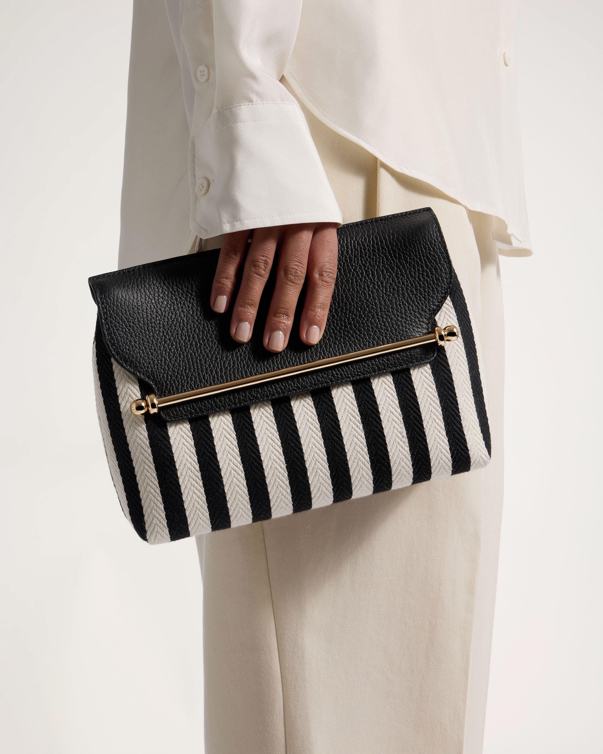 Casual Stylist - Striped Canvas Black