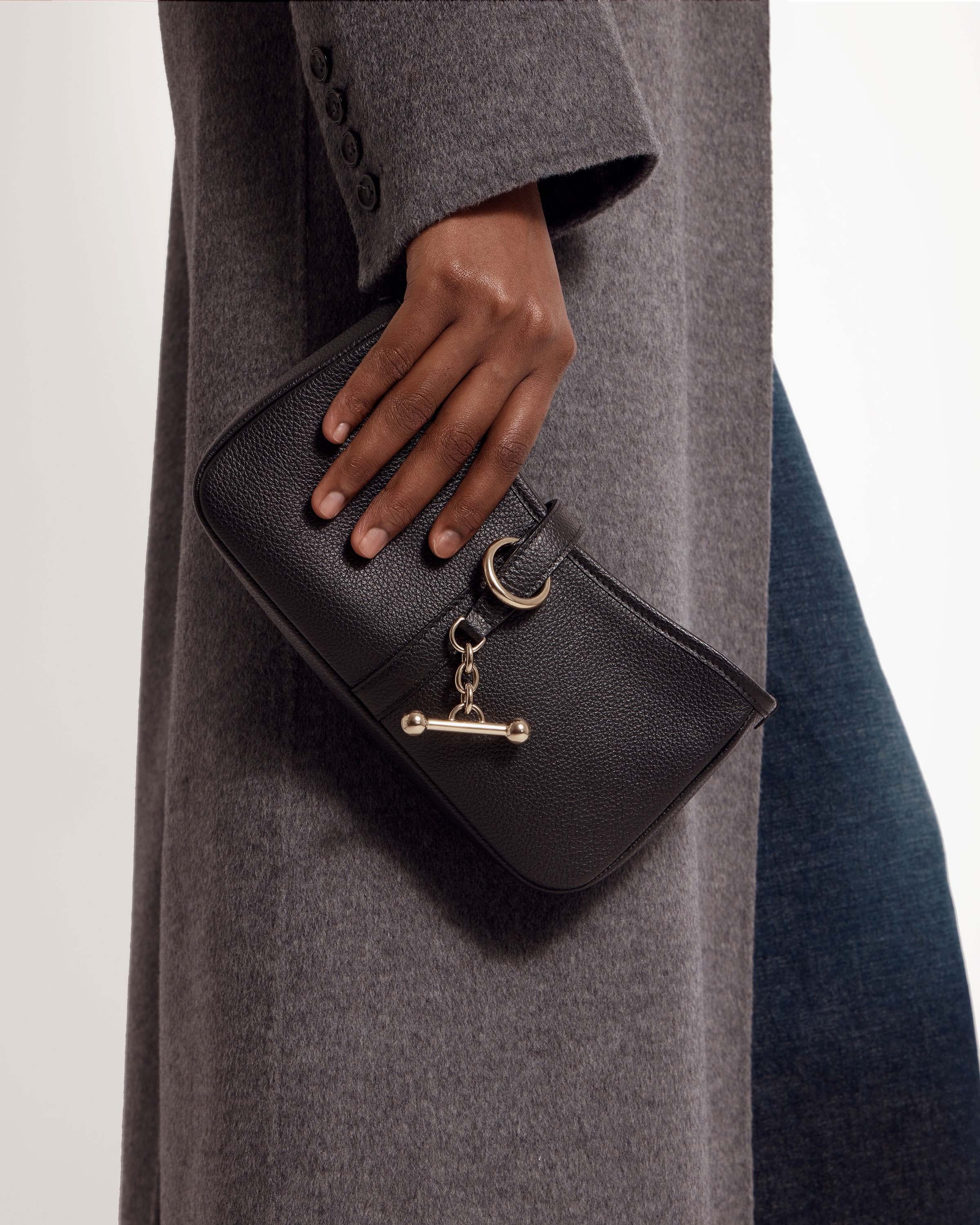 Kite on a Chain - Black