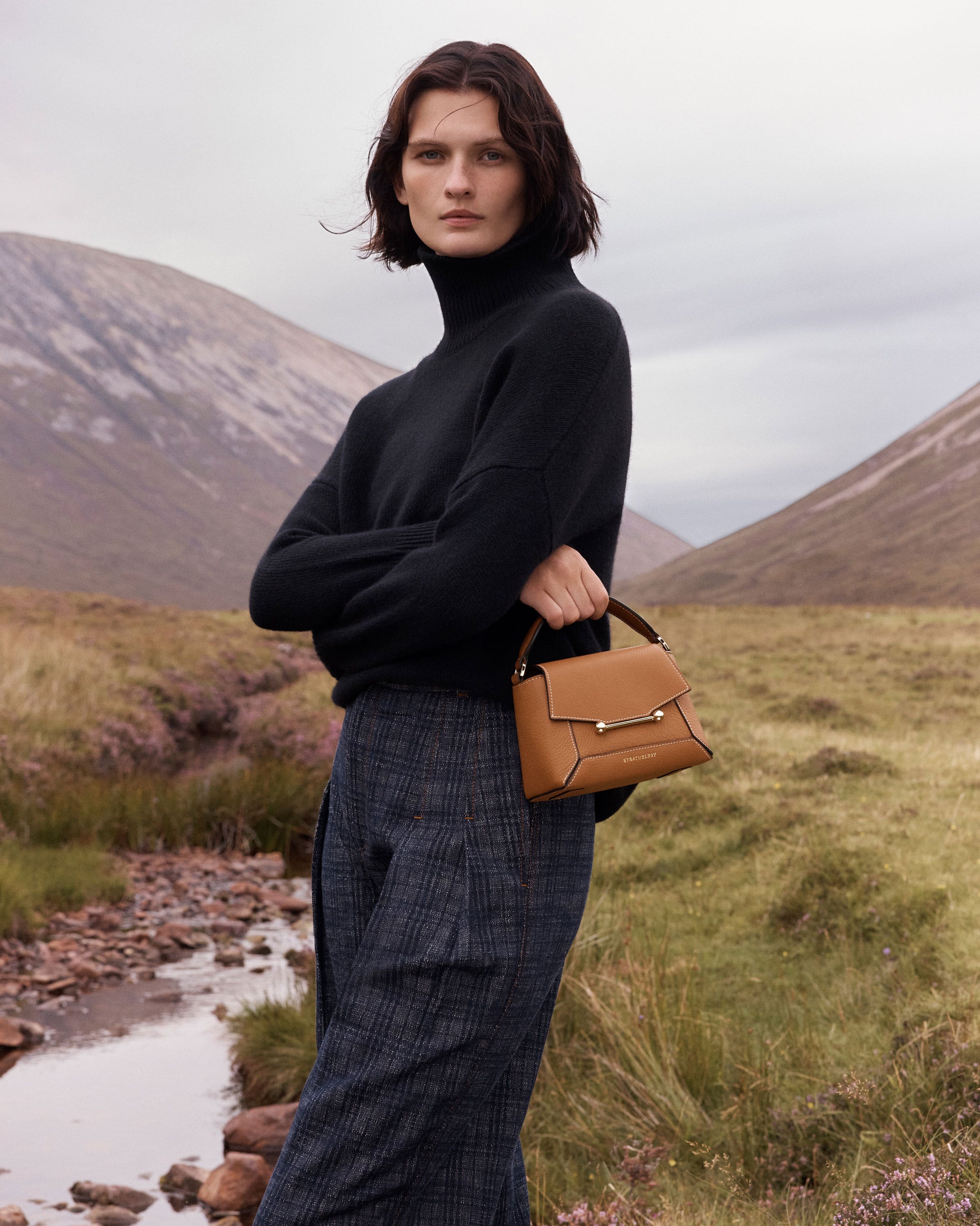 Mosaic Nano - Tan with Vanilla Stitch