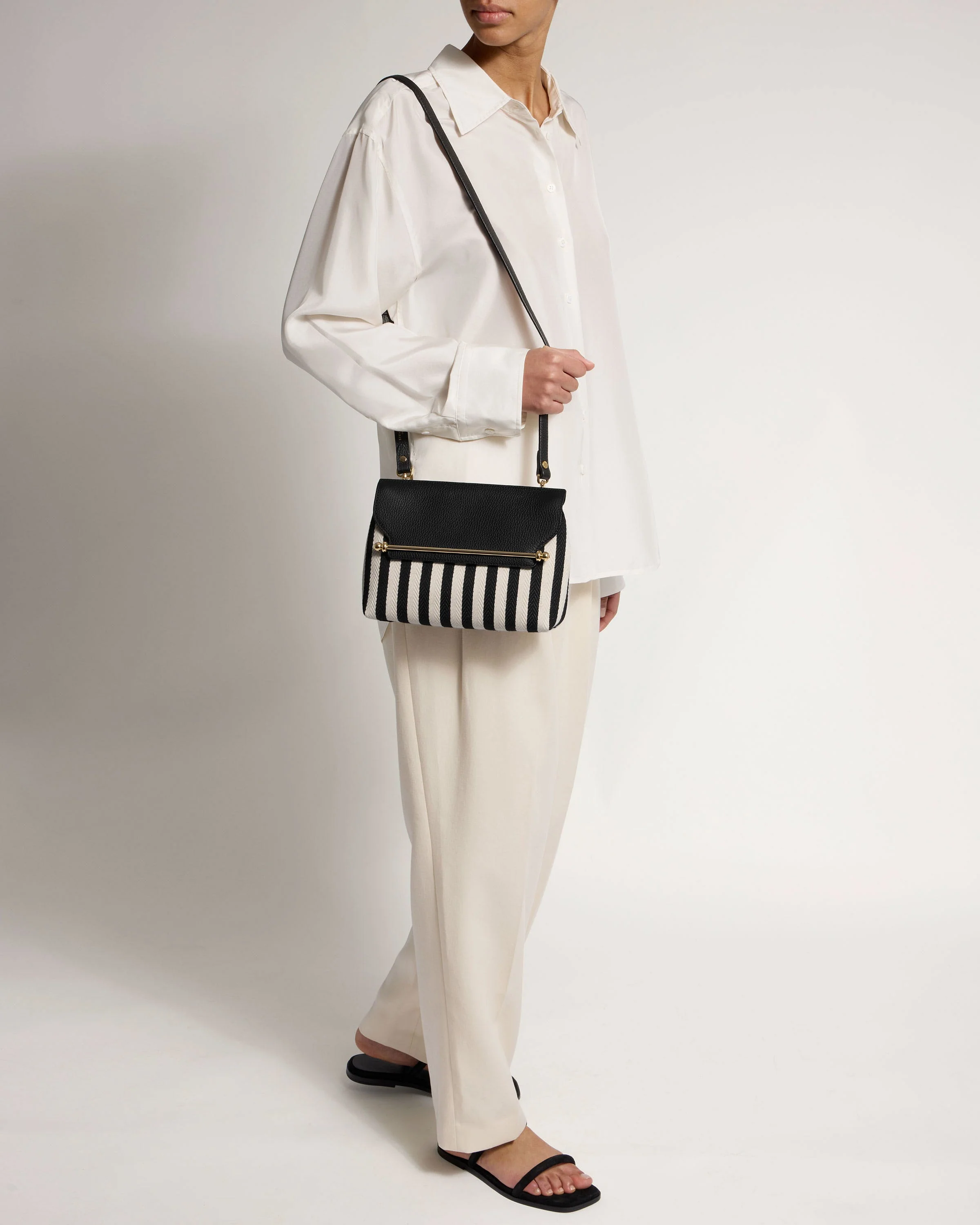 Casual Stylist - Striped Canvas Black