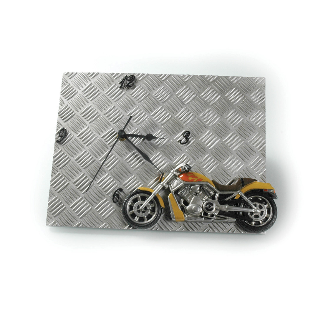 Booster Wall Clock Metal (30,5 x 5 x 23,5 cm) Metal Wall Clock (30,5 x 5 x 23,5 cm)