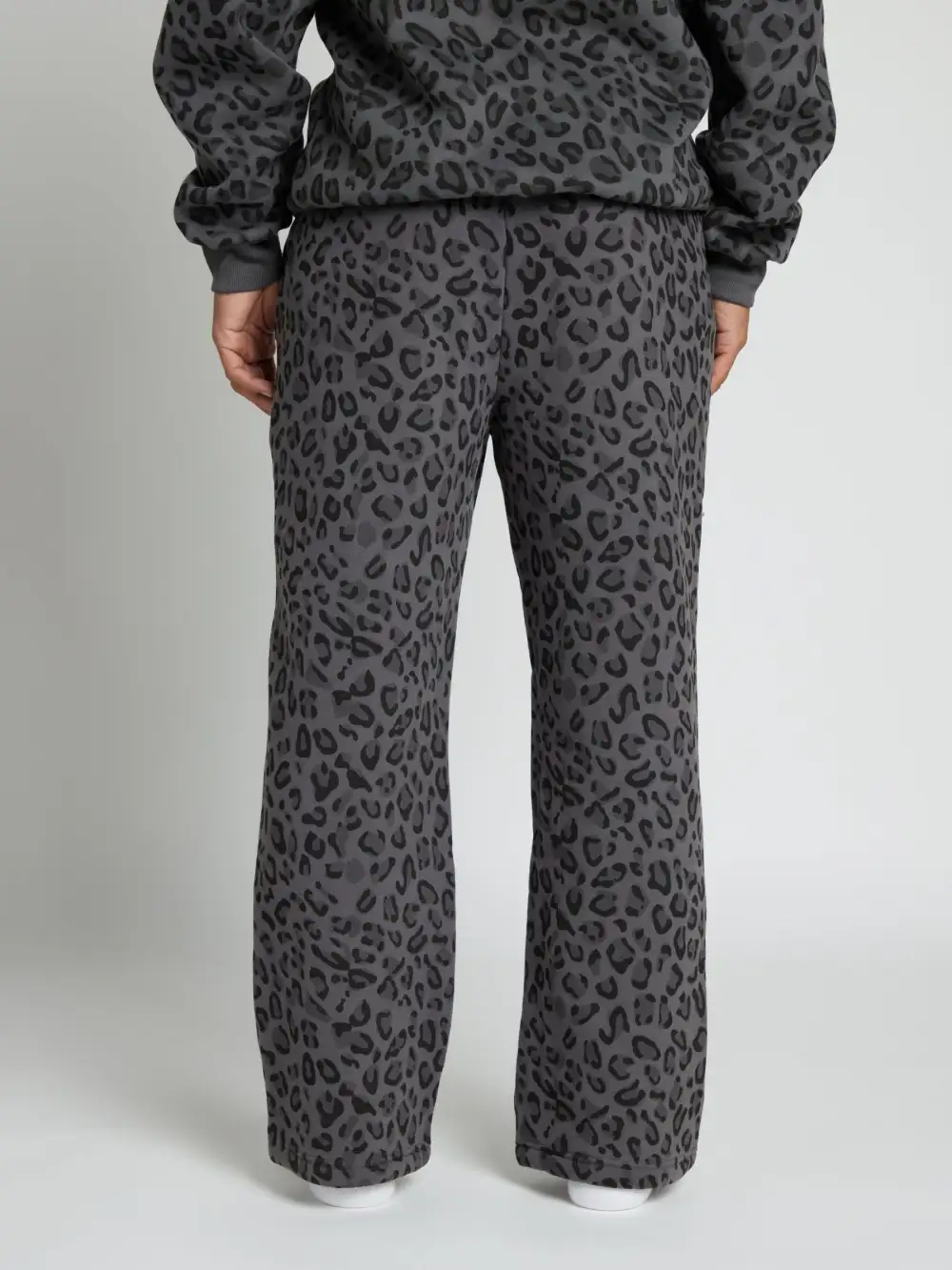 Minimalist Straight Leg Sweatpants