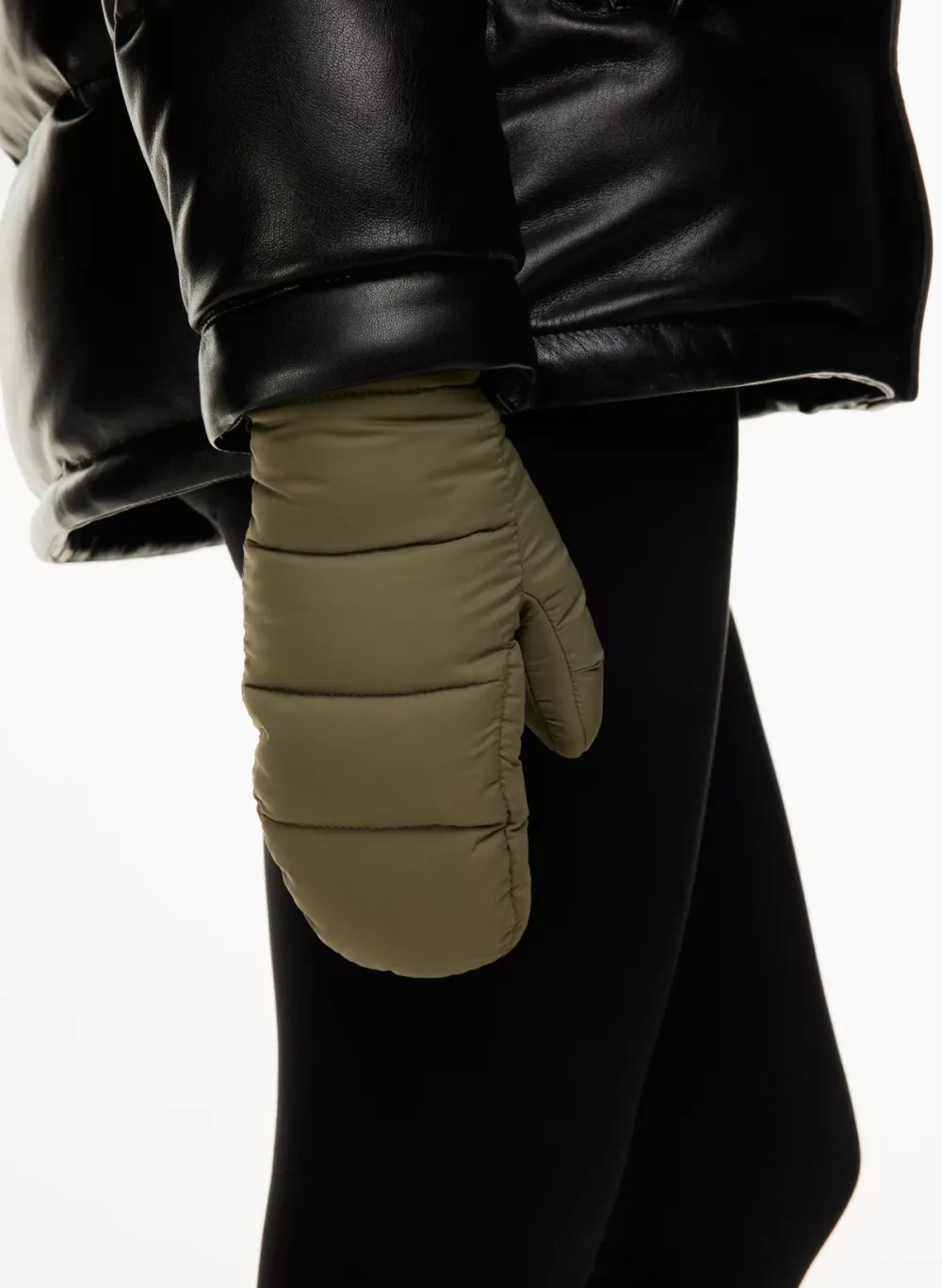 the super puffTM new mitten