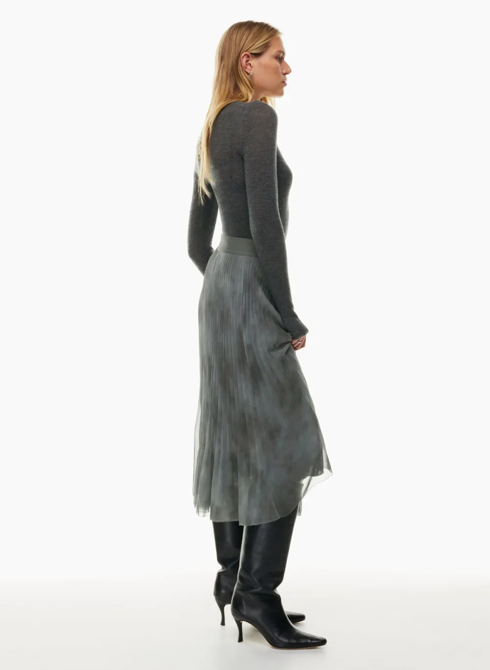 new twirl pleated skirt