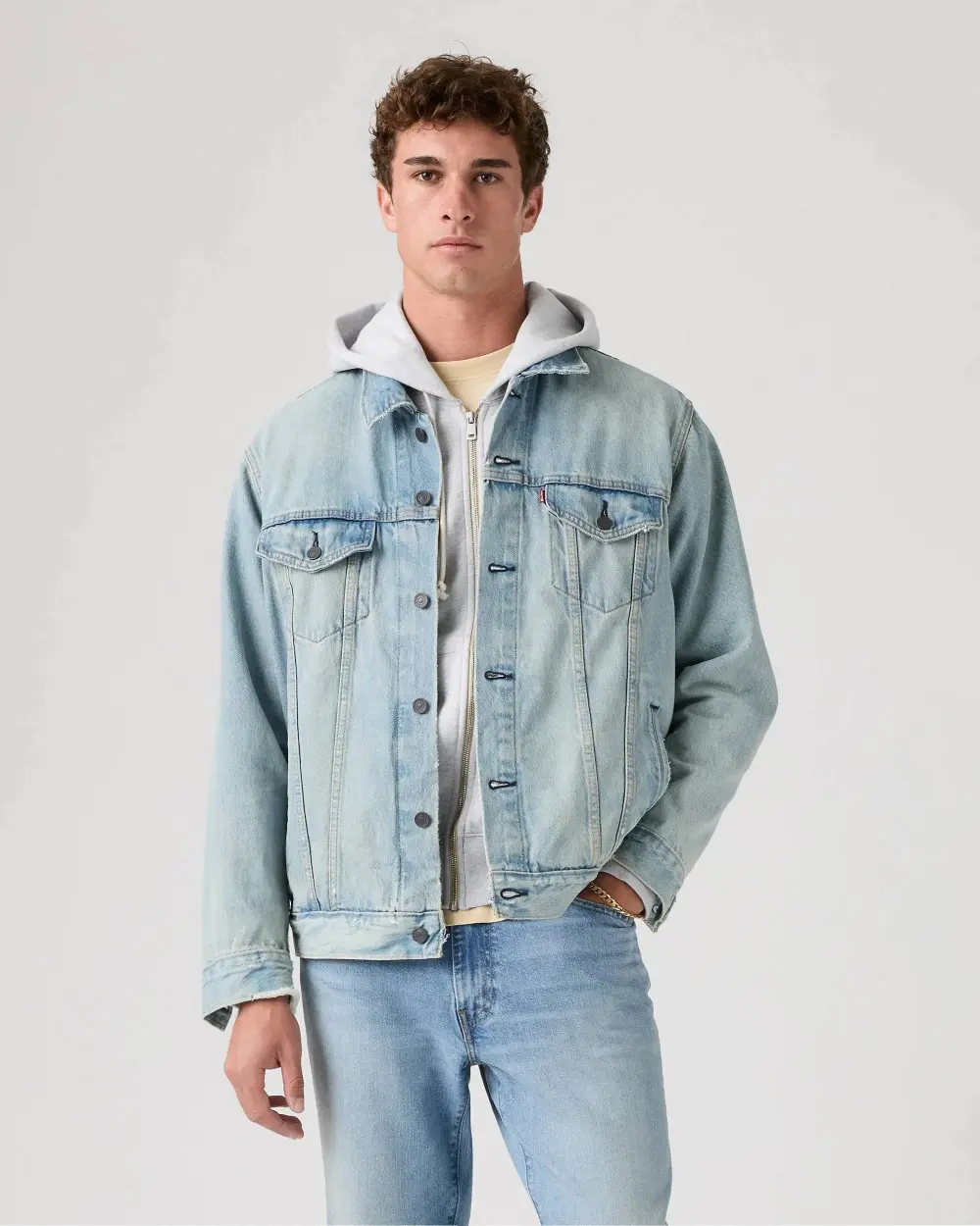 Men's 6-Pack Relaxed Fit Trucker Denim Jacket