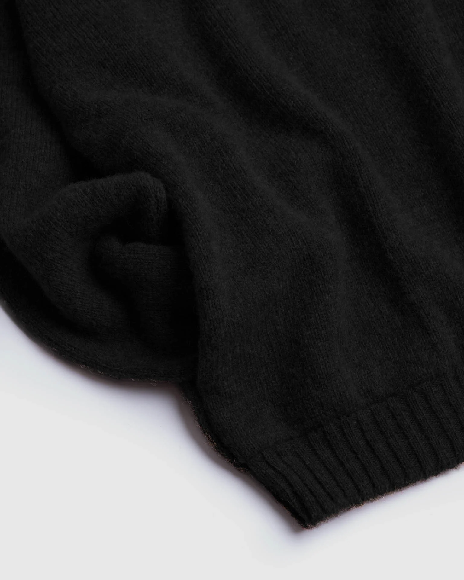 Shaggy Bear - Hoody - Black *Exclusive