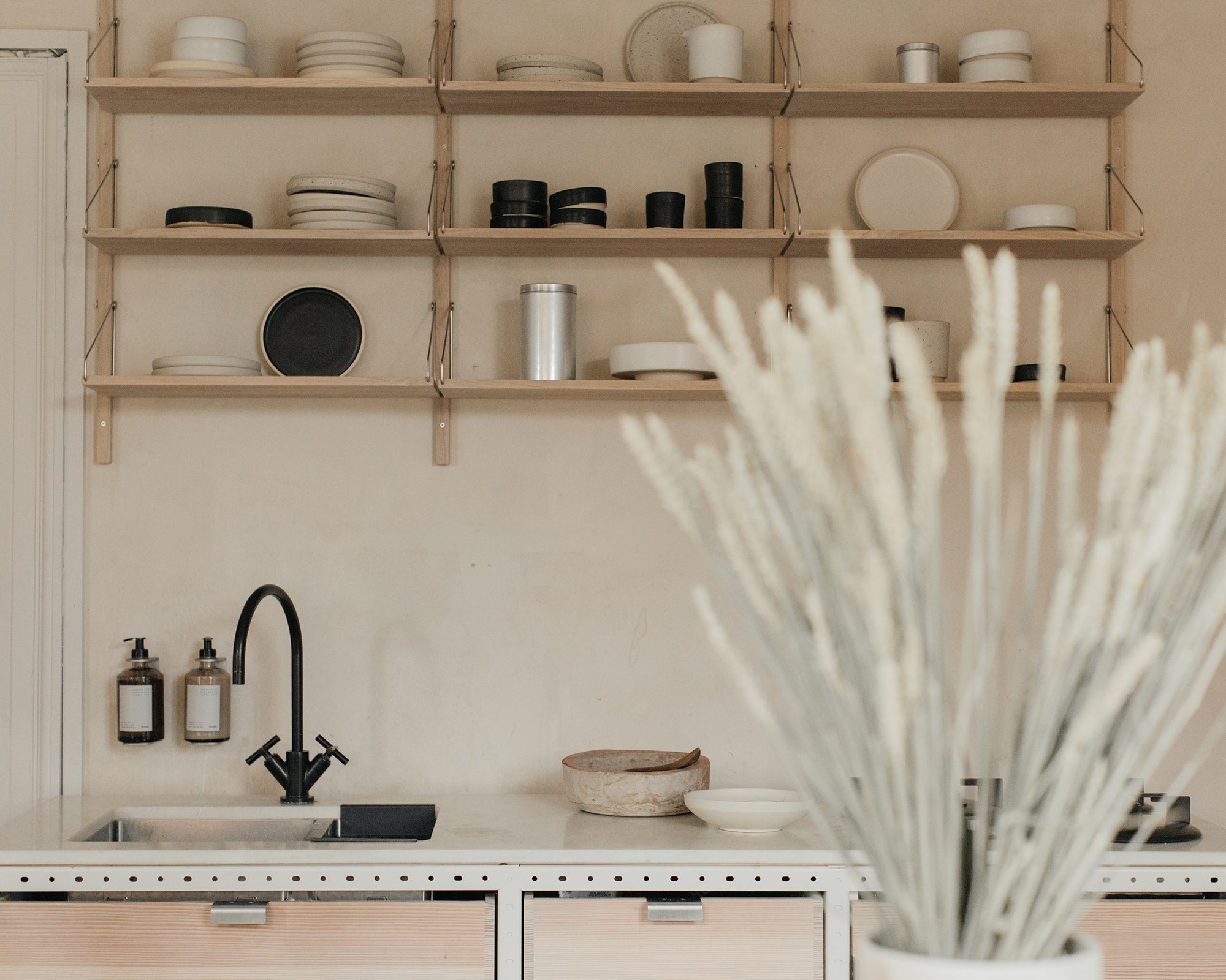 Otto Ceramic Plate Set of Two | Black | Small