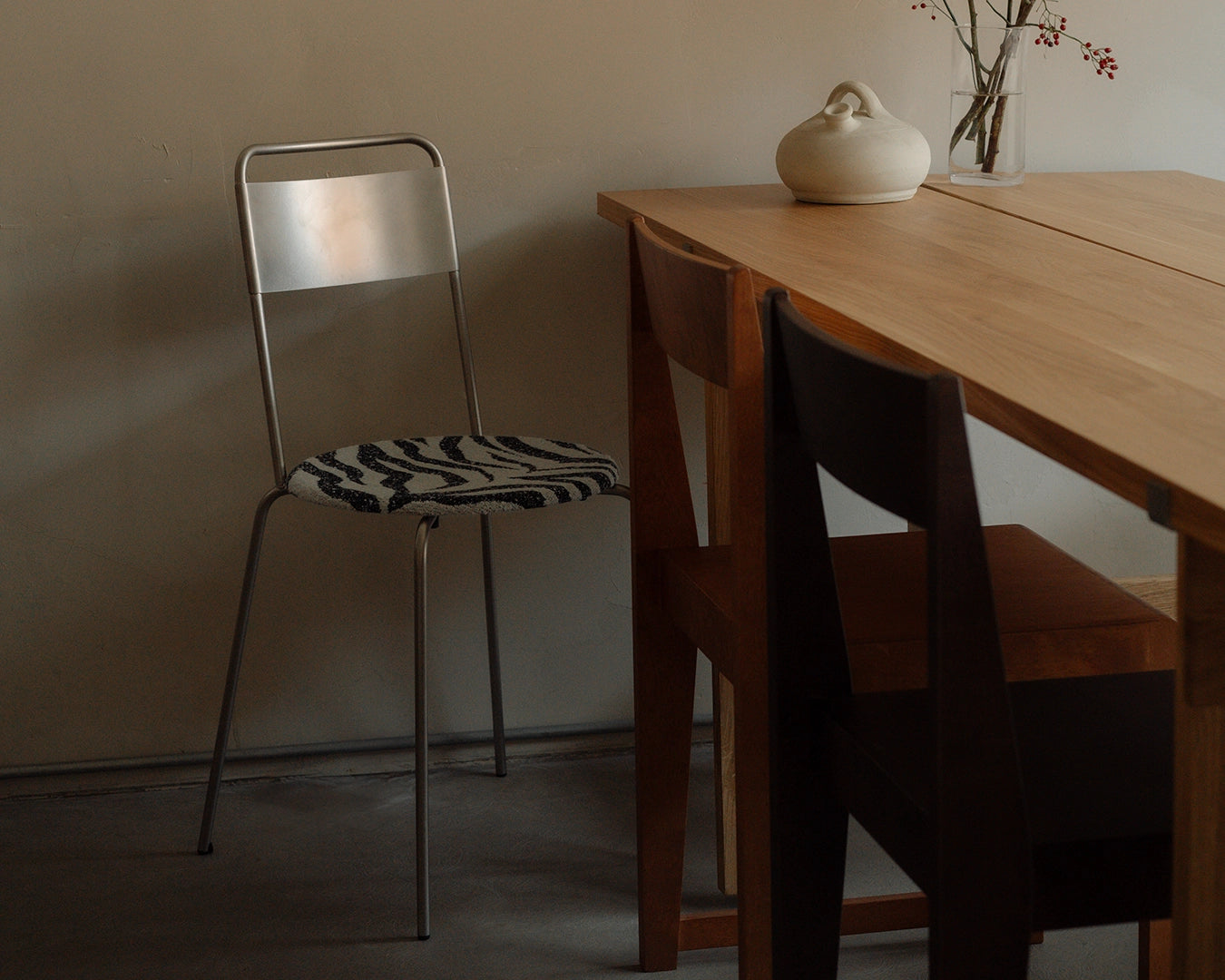 Petit Rond Chair | Stainless Steel / Zebra Fabric