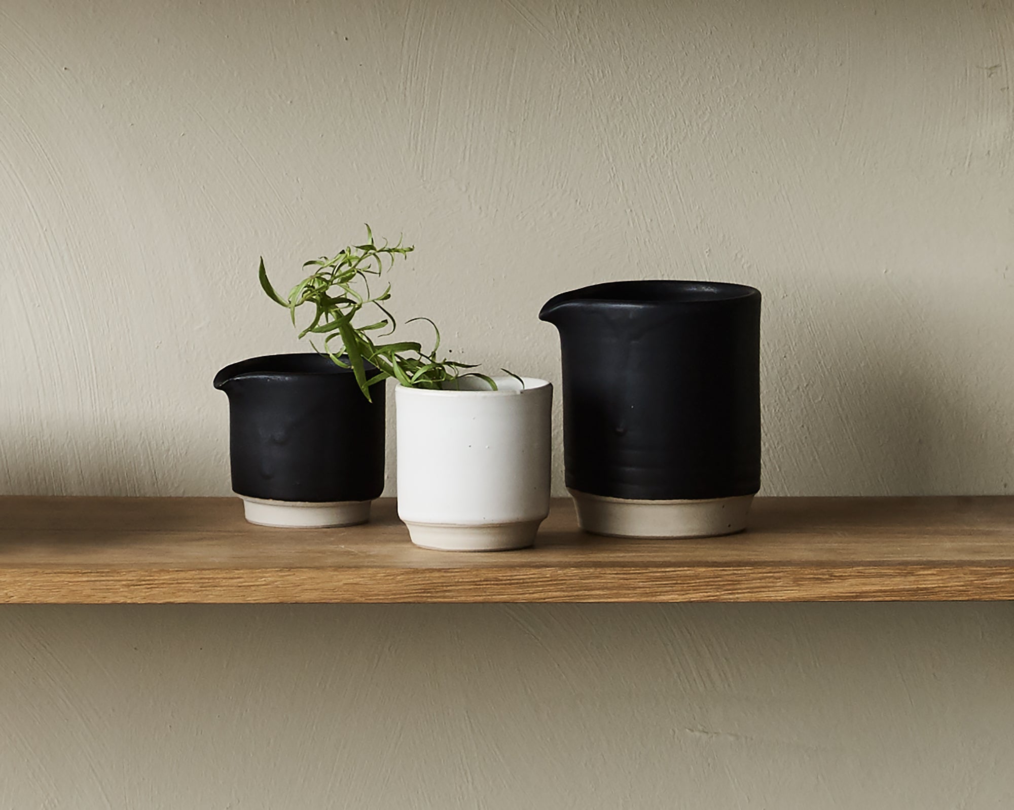Otto Ceramic Jug | Black | Medium