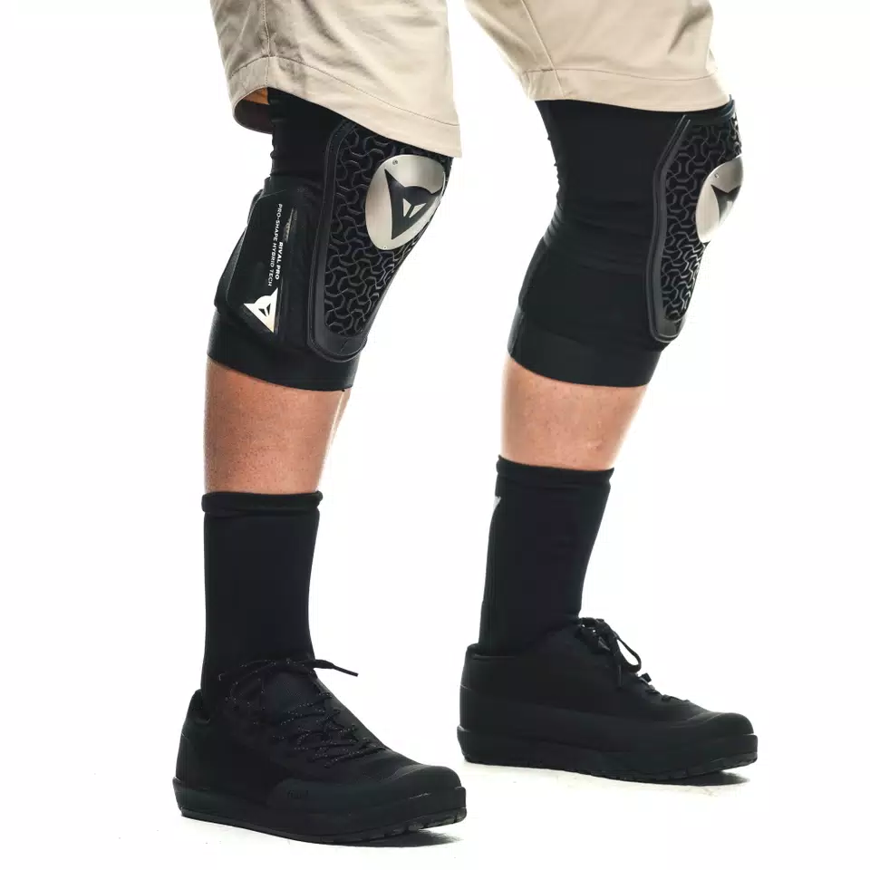 RIVAL PRO - BIKE KNEE GUARDS