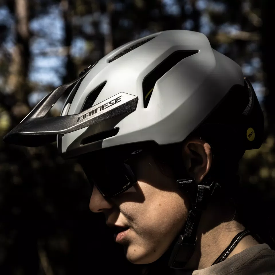 LINEA 03 MIPS+ - BIKE HELMET