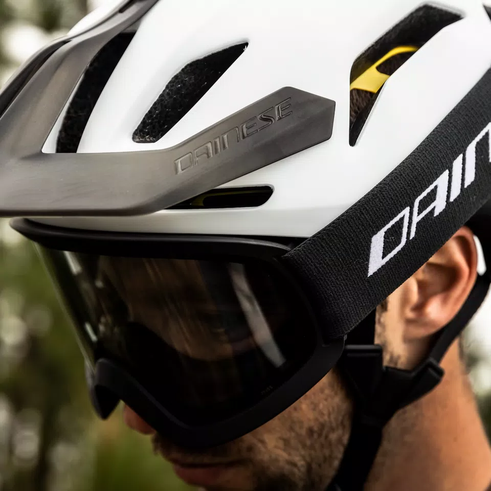 LINEA 03 MIPS+ - BIKE HELMET