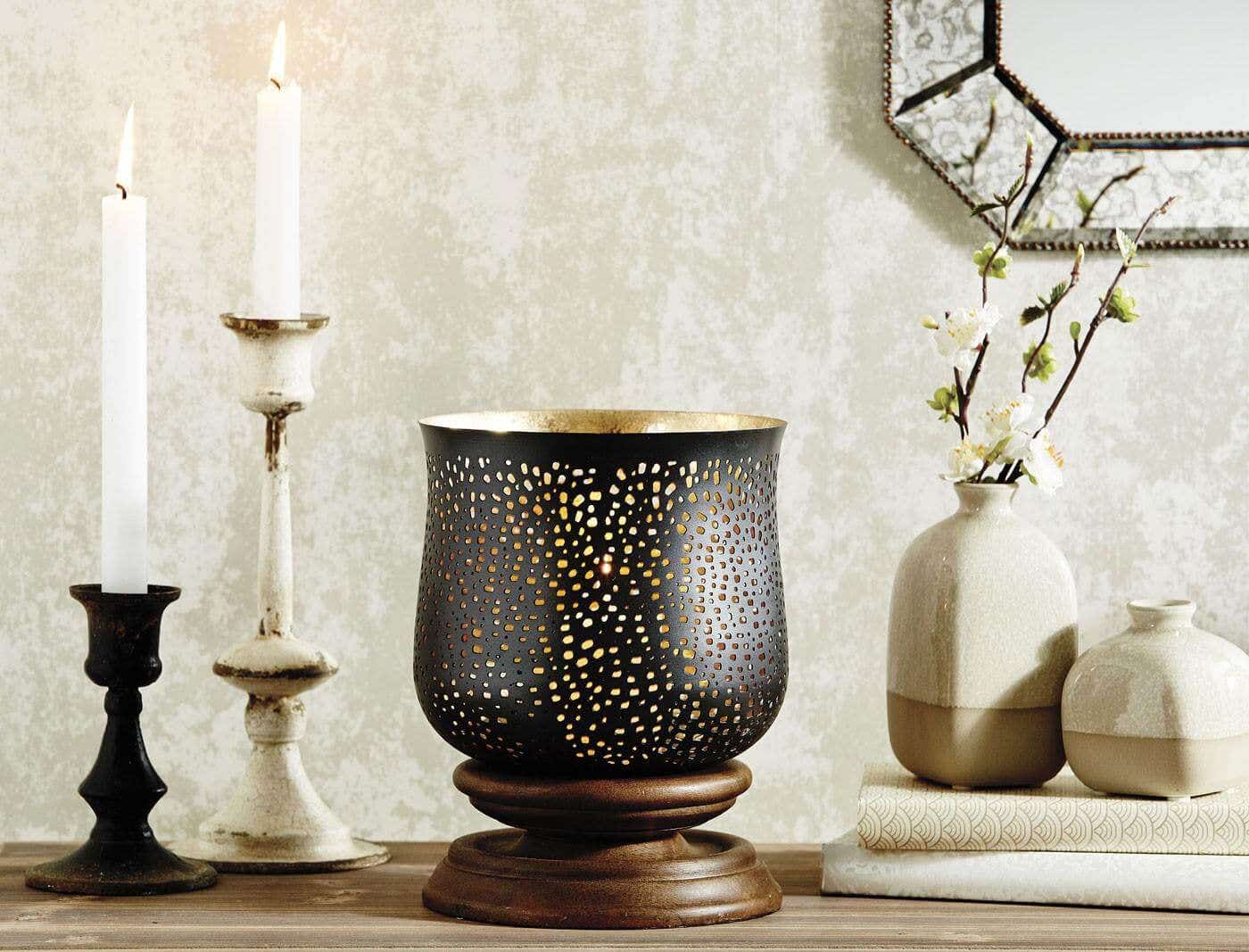 Wood Base Perforated Hurricane