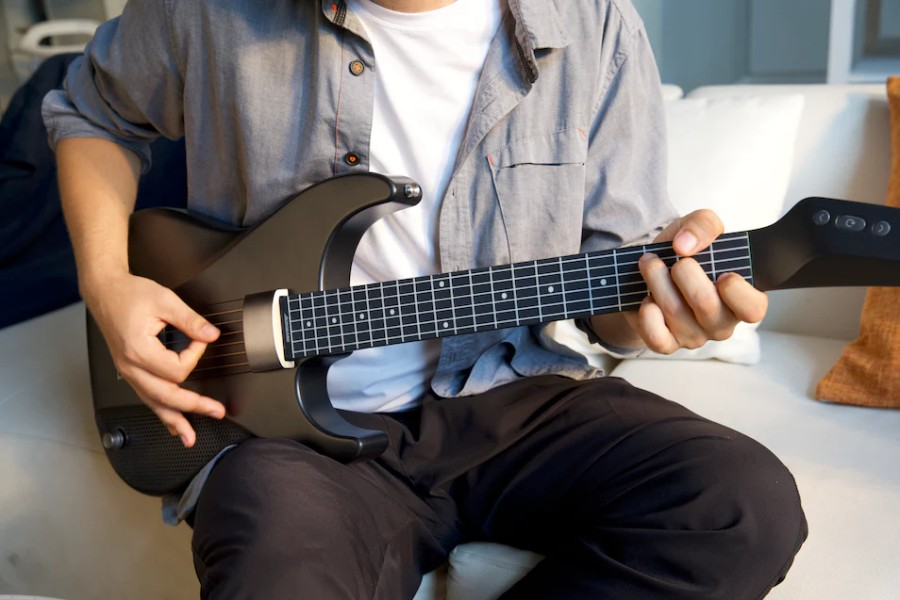 🔥LIMITED TIME OFFER💥HORA guitar that makes intelligent learning easy, turning music into joy