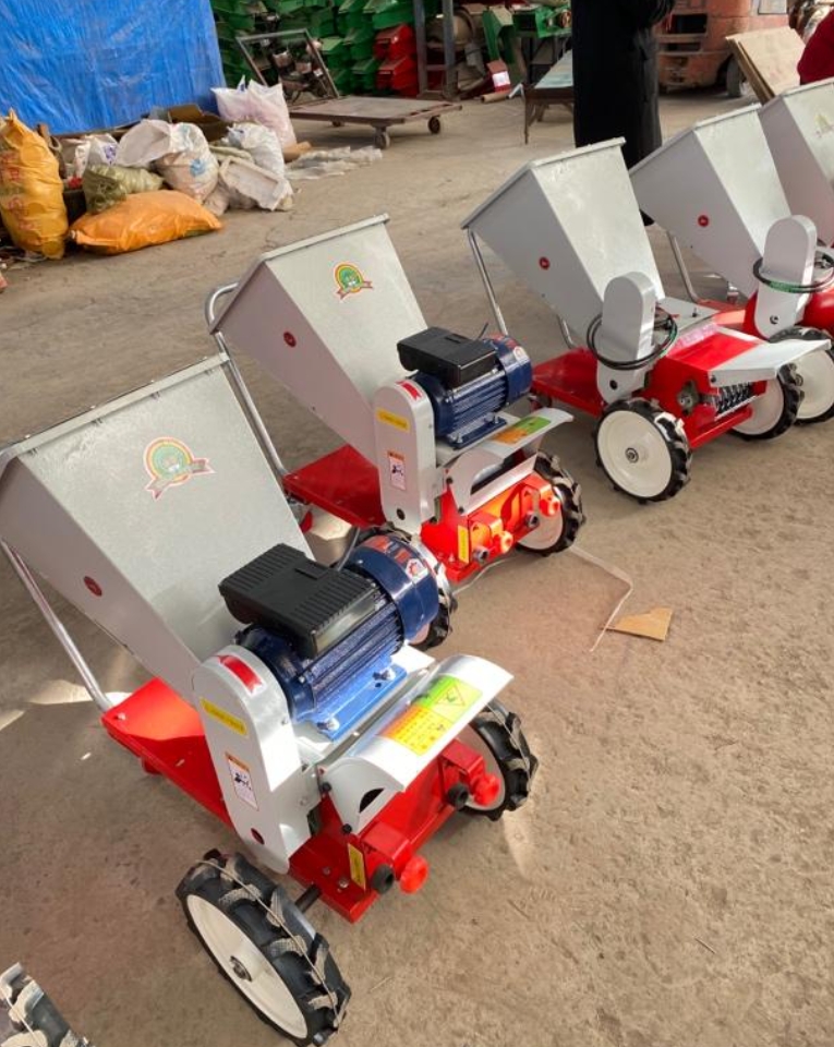 🎁 Limited time offer🎁Portable grass crusher