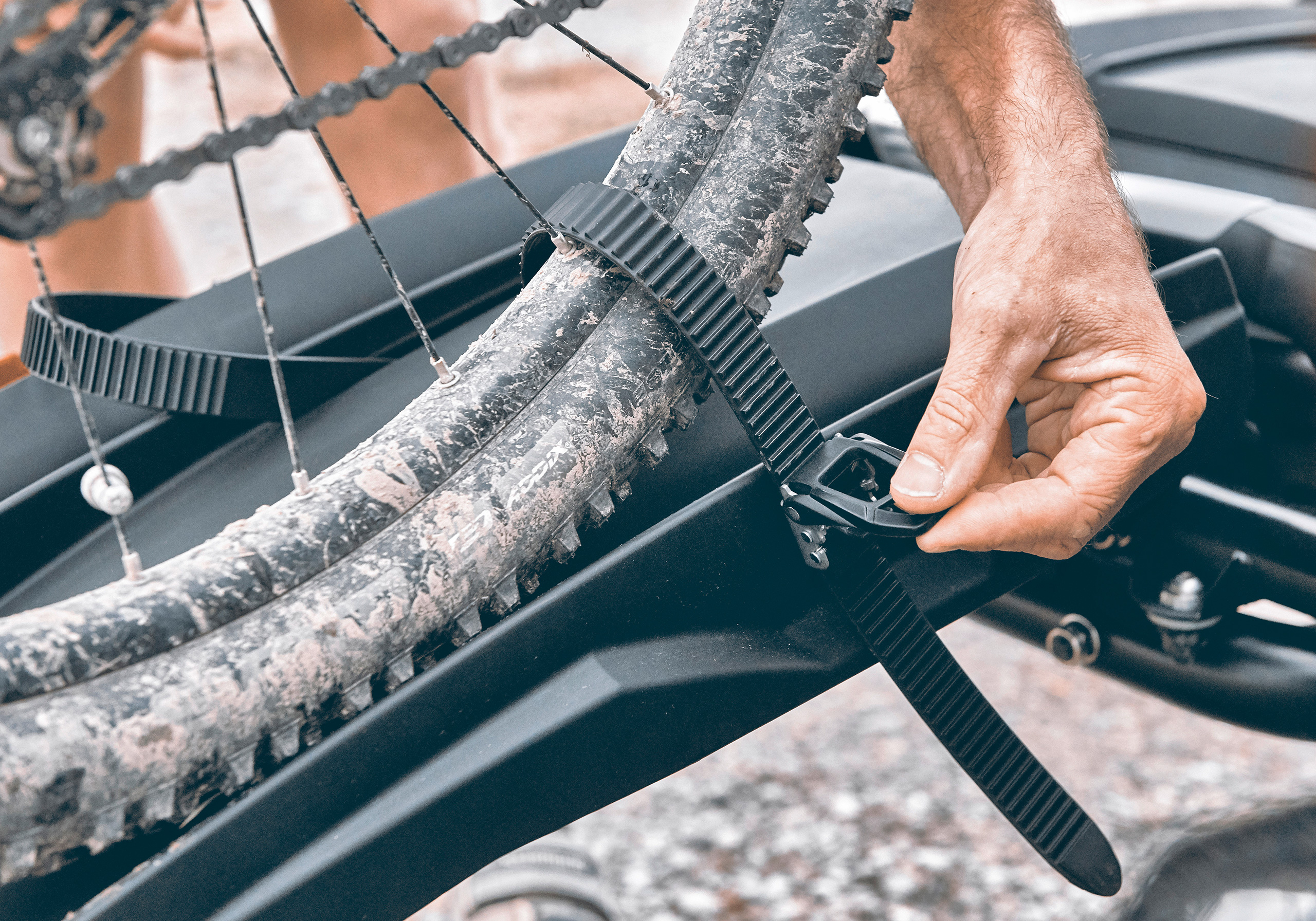 Atera GENIO PRO Advanced bike carrier (2 to 3 bikes)