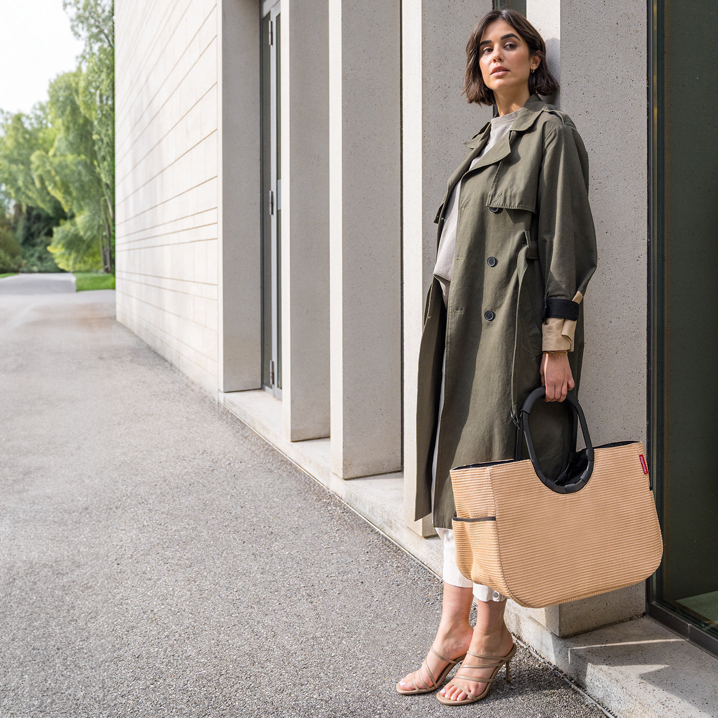 loopshopper L frame raffia black