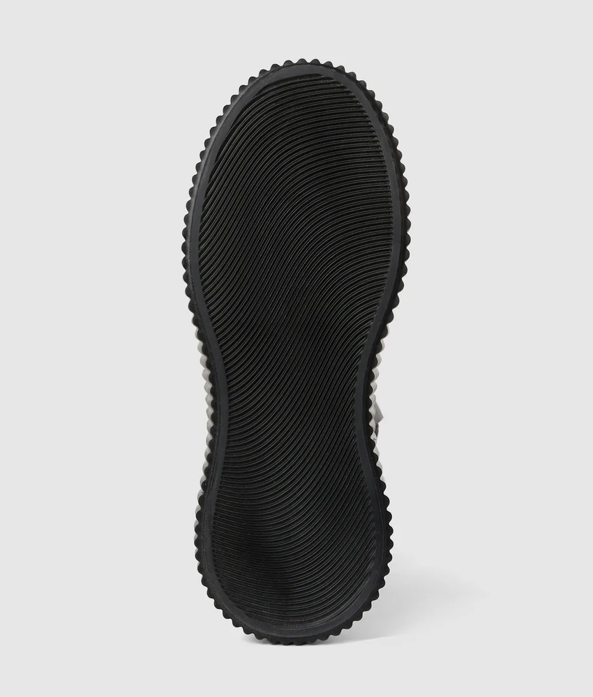 Kreeper tall knitted boots