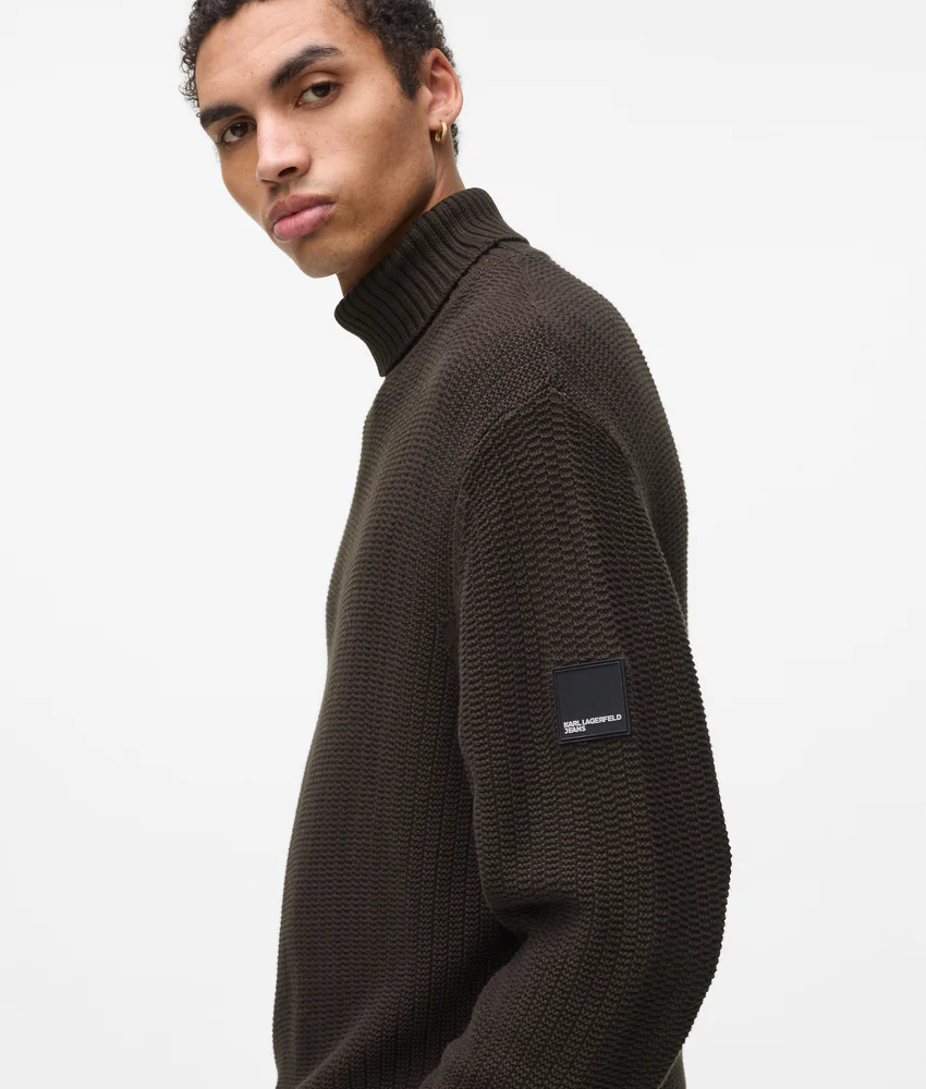 Relaxed rollneck sweater