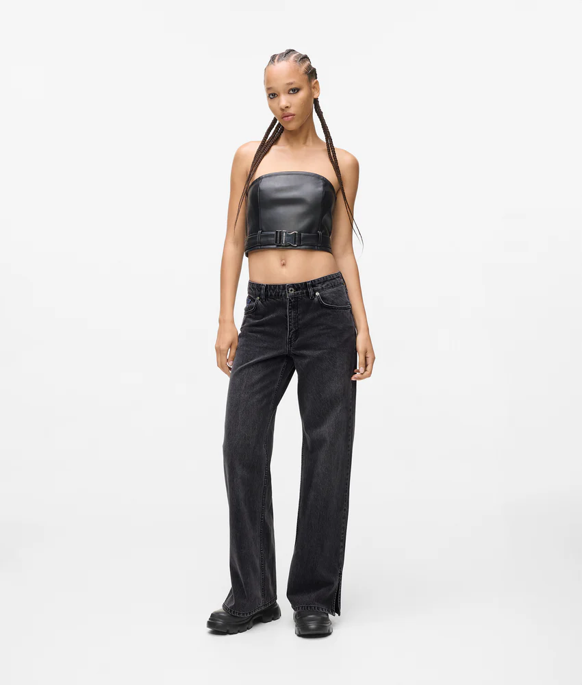 Low-rise wide leg jeans