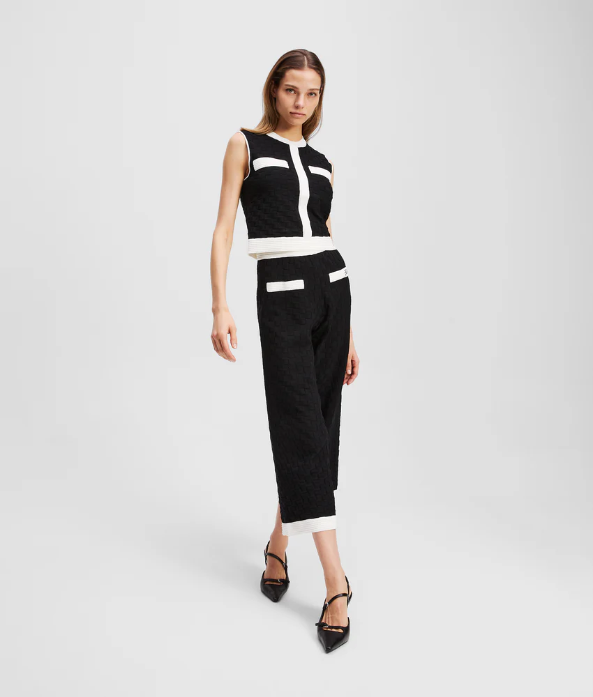 CONTRAST PIPING KNIT TOP