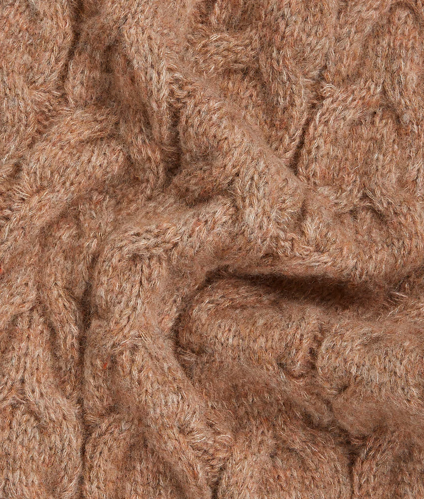 Cable-knit scarf