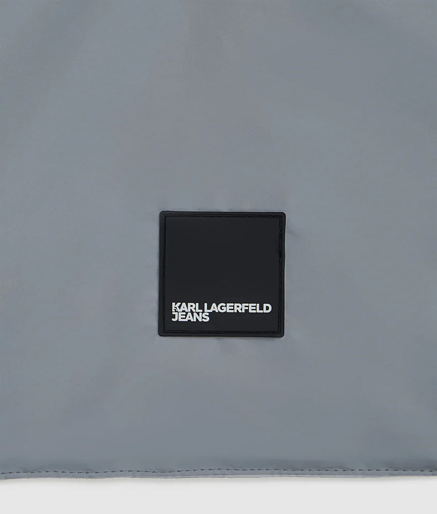 Sleeveless reflective hood