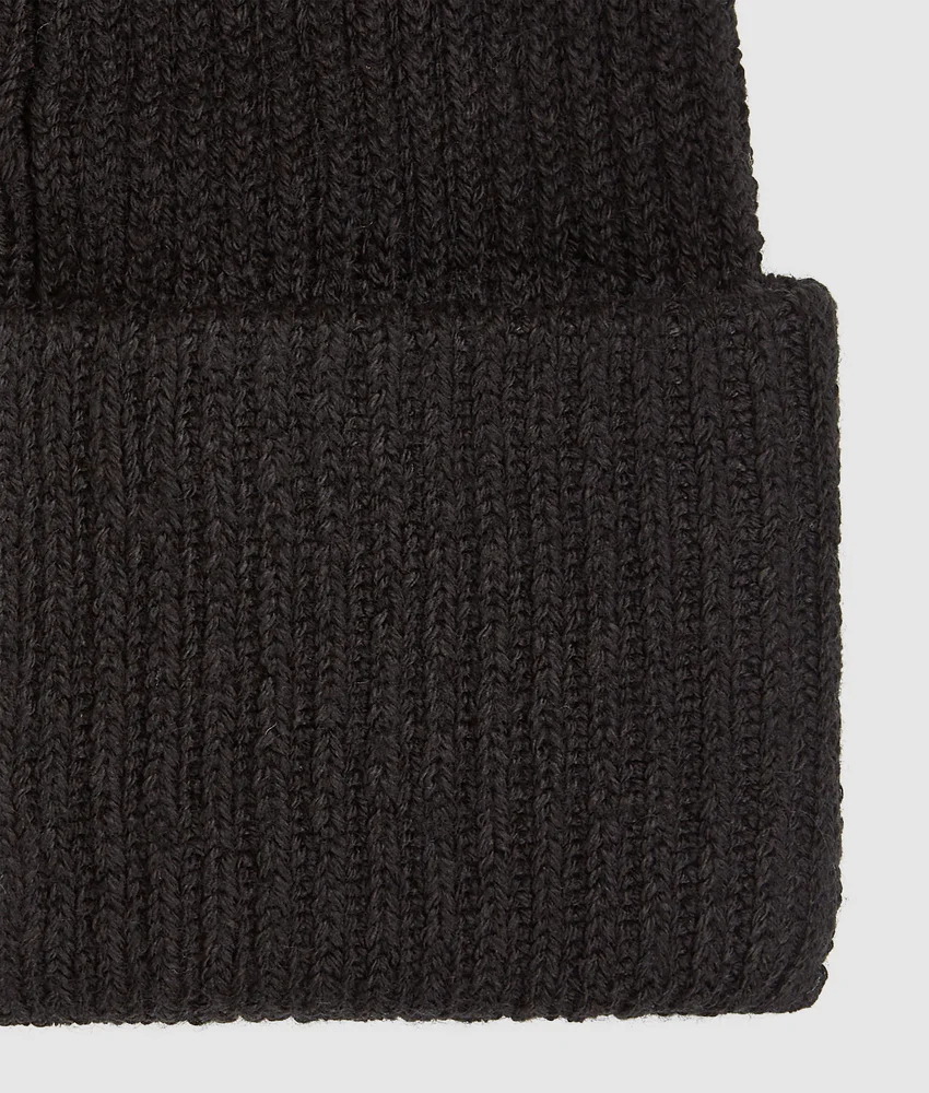 Logo patch long beanie
