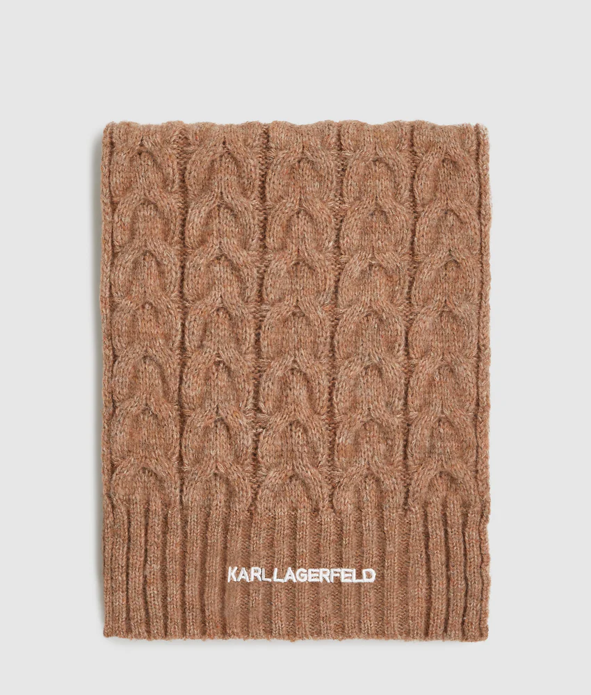 Cable-knit scarf