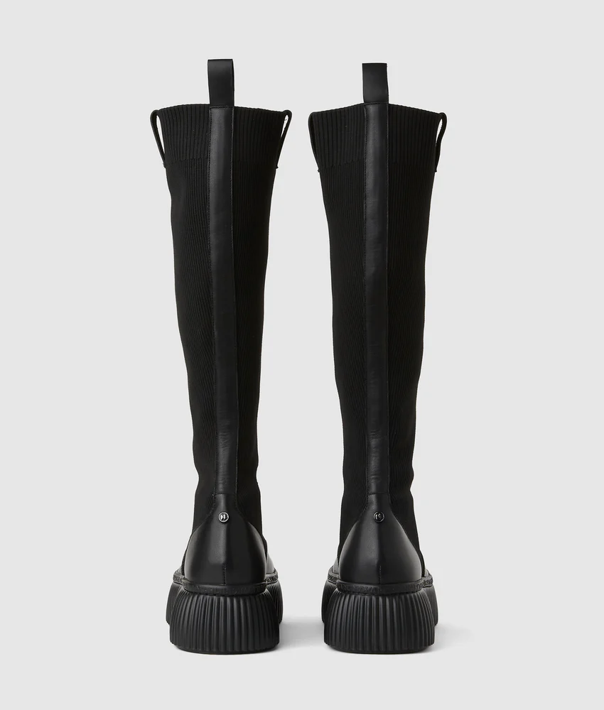 Kreeper tall knitted boots