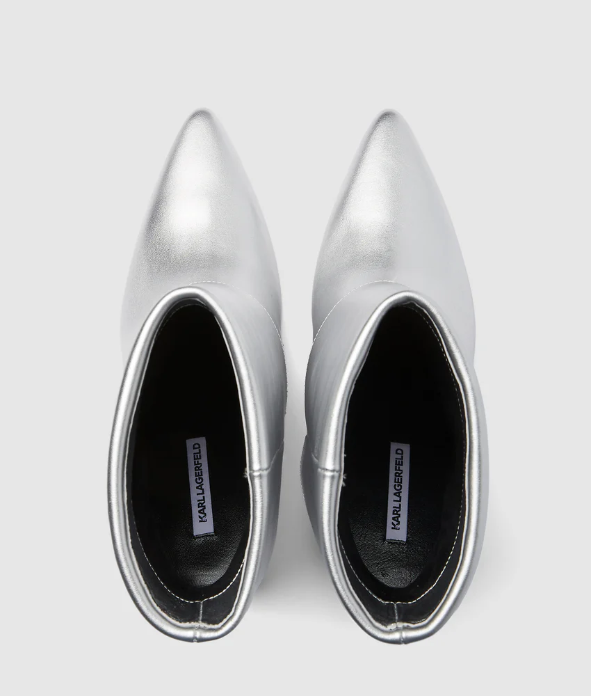 Exclusive Debut II fold-down boots