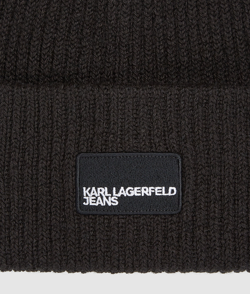 Logo patch long beanie