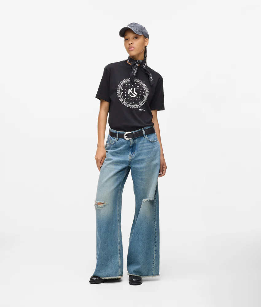 Low-rise wide leg jeans