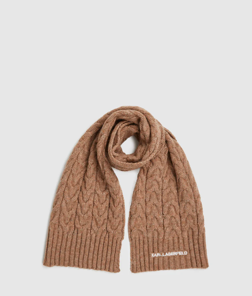 Cable-knit scarf