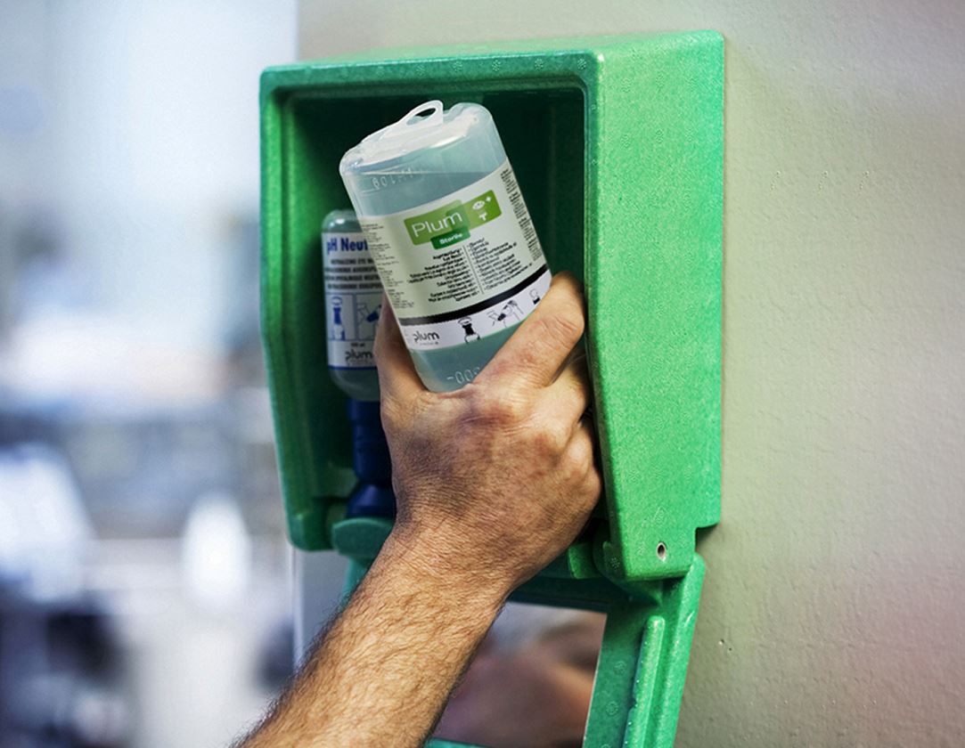 Eye rinse emergency station