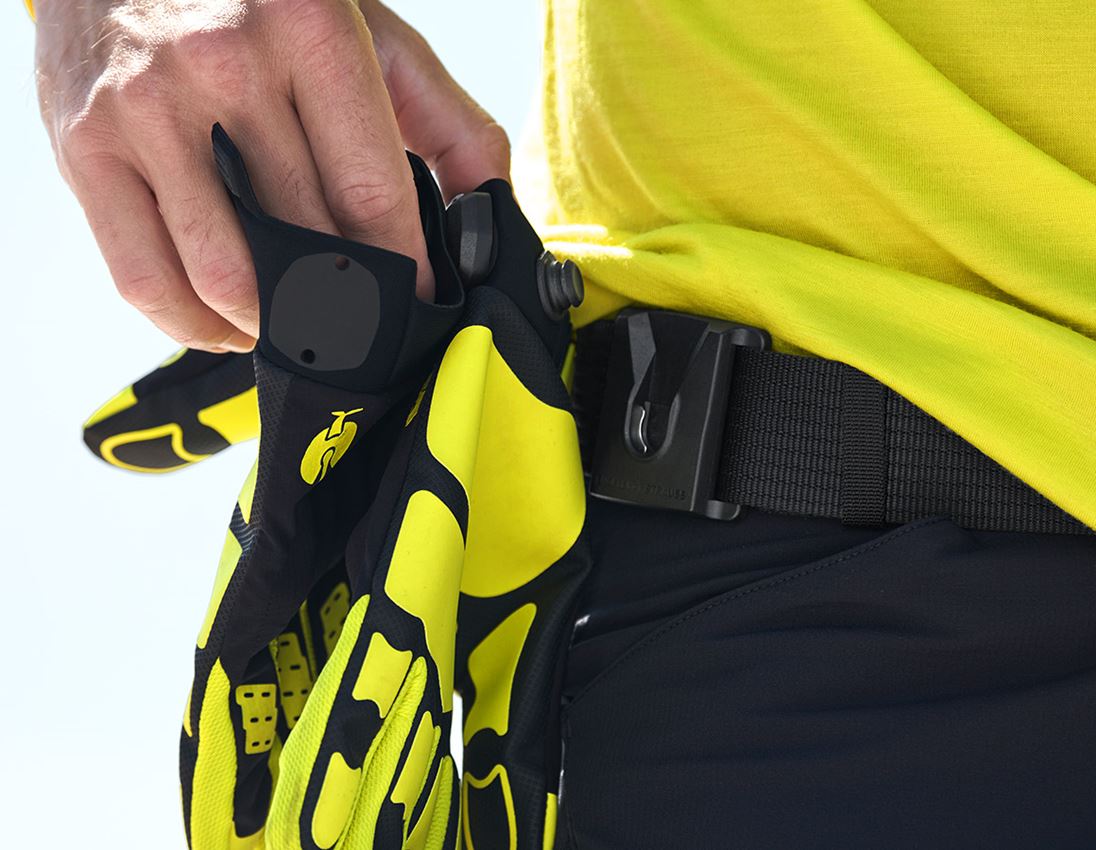 Glove holder e.s.tool concept