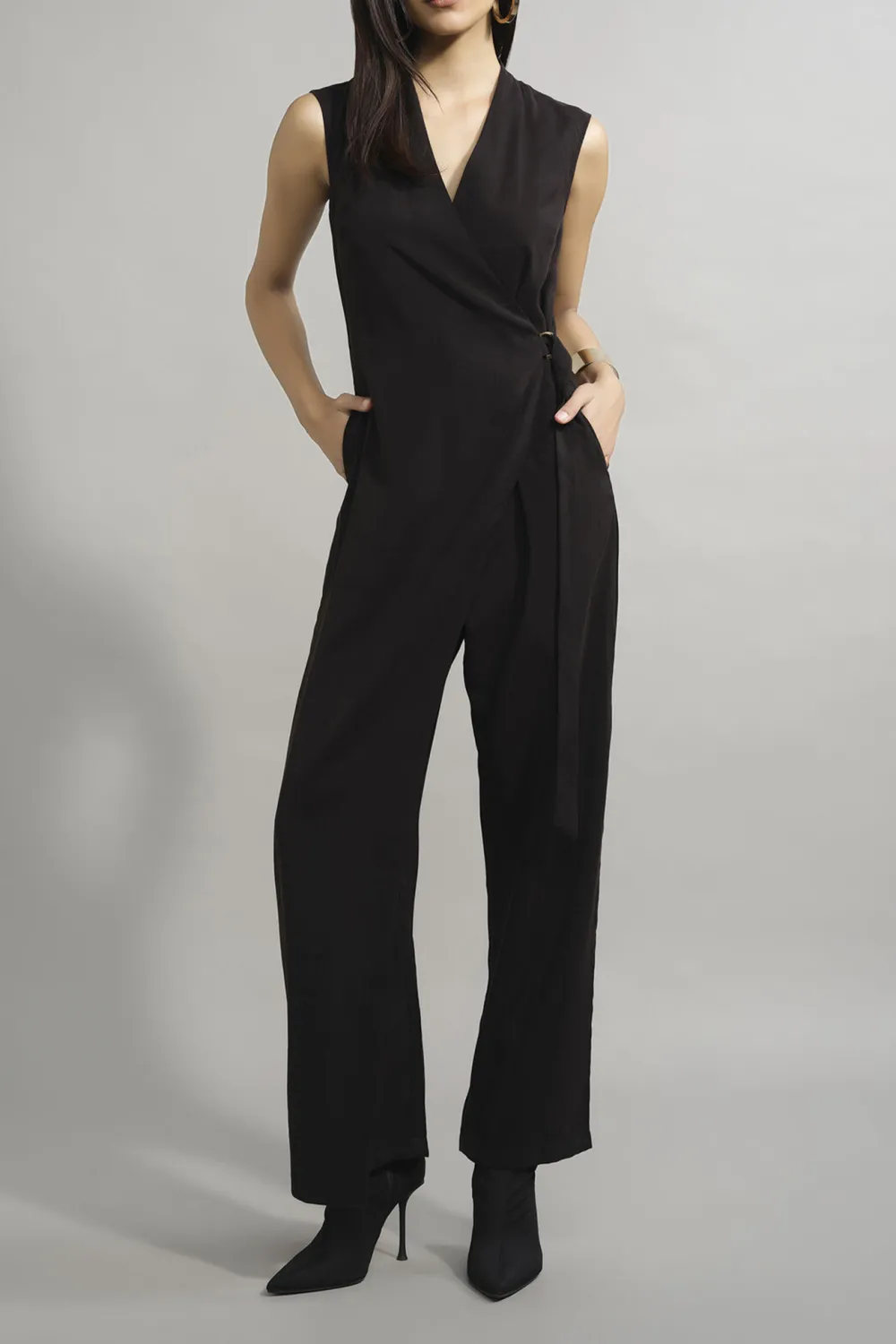 Black Casual Style V-Neck Jumpsuit