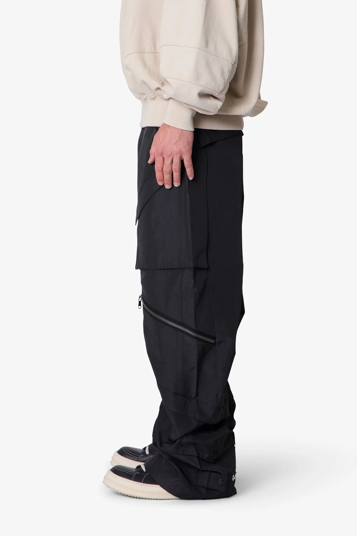 Cross Zip Cargo Pants - Black