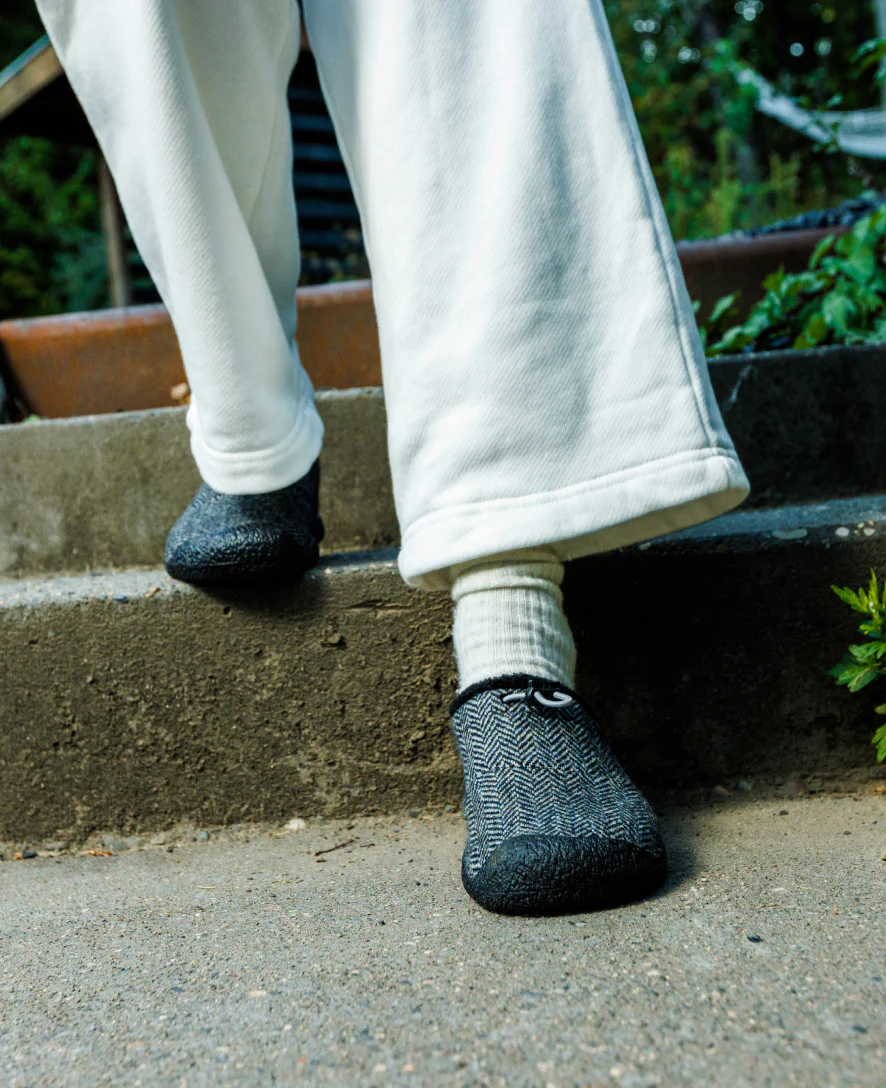 Women's Howser III Slide  |  Black/Alloy