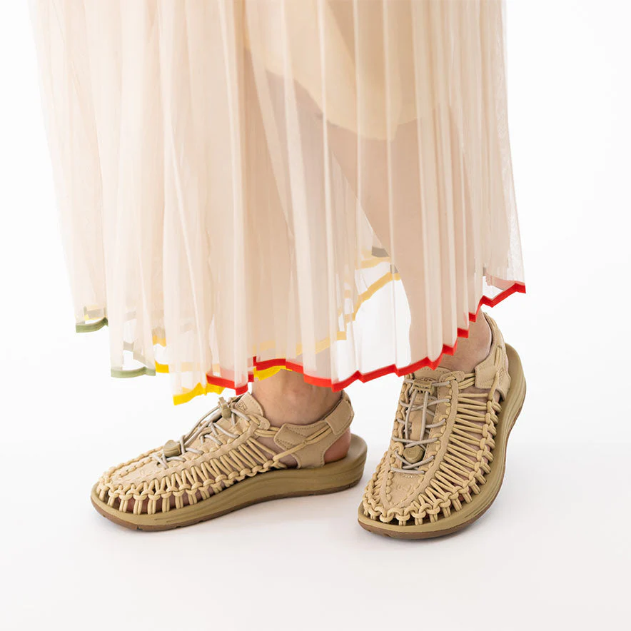 Women's UNEEK Sneaker  |  Safari/Safari